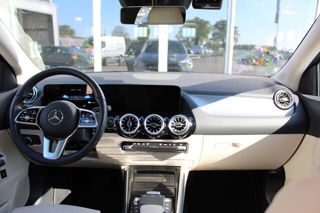 Mercedes-Benz GLA-KLASSE 250 e Luxury Line | 360° | Distronic | Carplay