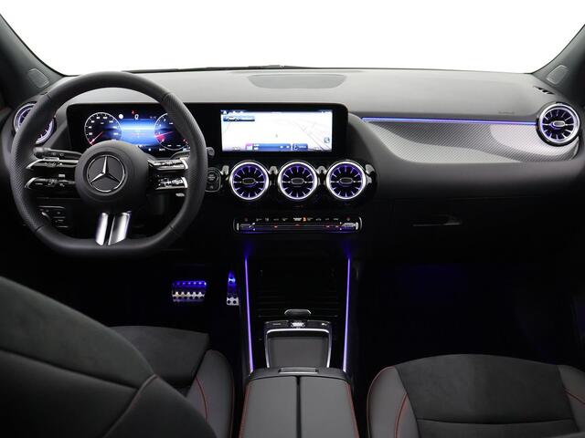 Mercedes-Benz GLA-KLASSE 180 Star Edition | Sfeerverlichting | AMG styling | Stoelverwarming | Keyless go | Parktronic | Easypack - achterklep