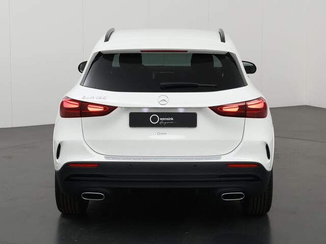 Mercedes-Benz GLA-KLASSE 180 Star Edition | Sfeerverlichting | AMG styling | Stoelverwarming | Keyless go | Parktronic | Easypack - achterklep