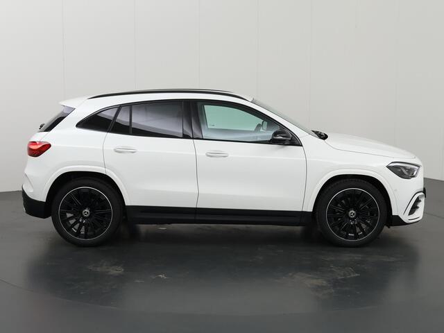 Mercedes-Benz GLA-KLASSE 180 Star Edition | Sfeerverlichting | AMG styling | Stoelverwarming | Keyless go | Parktronic | Easypack - achterklep