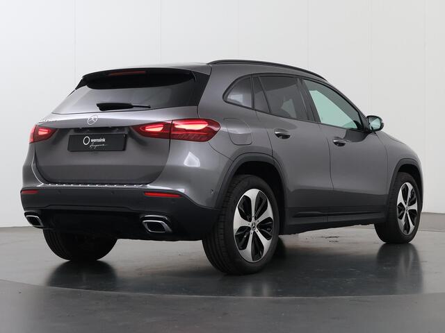 Mercedes-Benz GLA-KLASSE 250e Luxury Line | Winter pakket | 19" lichtmetalen velgen | Multibeam | Stoelverwarming