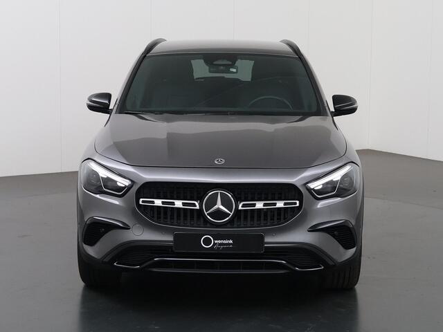 Mercedes-Benz GLA-KLASSE 250e Luxury Line | Winter pakket | 19" lichtmetalen velgen | Multibeam | Stoelverwarming