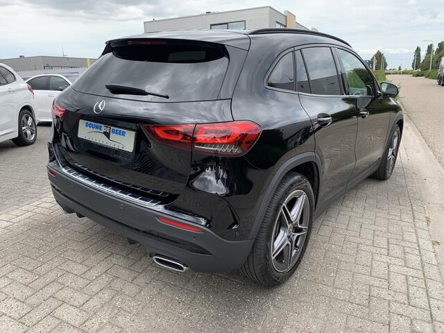 Mercedes-Benz GLA-KLASSE 200 AMG Night | Cruise | Trekhaak | Sfeerverlichting | DAB | LED