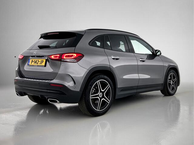 Mercedes-Benz GLA-KLASSE 180 Business Solution AMG | Panoramadak | MBUX wide screen | Navigatie | Trekhaak | Parking support | Inclusief 24 maanden MB Certified garantie voor Europa.
