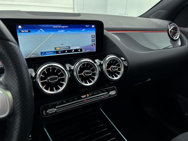 Mercedes-Benz GLA-KLASSE 180 Business Solution AMG | Panoramadak | MBUX wide screen | Navigatie | Trekhaak | Parking support | Inclusief 24 maanden MB Certified garantie voor Europa.