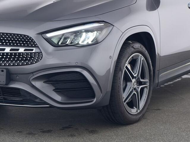 Mercedes-Benz GLA-KLASSE 250 e AMG Face Lift Plug-In Hybride AMG Line | Sfeerverlichting | Dodehoek Assist | 11 kW Laden | Stuur en Stoelverwarming. Inclusief 24 maanden MB Certified garantie voor Europa.