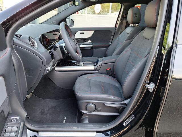 Mercedes-Benz GLA-KLASSE 180 Star Edition AMG LIMITED | Nightpakket | Panoramadak | Dodehoekassistent | Apple CarPlay | Android Auto | Sfeerverlichting | Stoelverwarming | Parkeersensoren | Achteruitrijcamera | Elektrisch inklapbare buitenspiegels