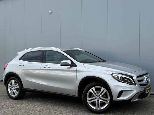 Mercedes-Benz GLA-KLASSE 180 Ambition Automaat Navigatie.