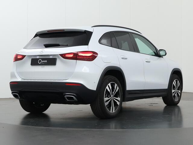 Mercedes-Benz GLA-KLASSE 250 e Luxury Line | Widescreen | Elektrische achterklep |