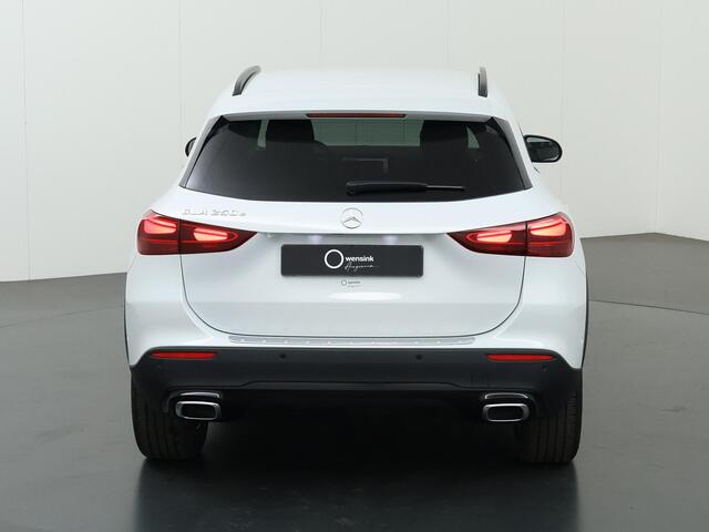 Mercedes-Benz GLA-KLASSE 250 e Luxury Line | Widescreen | Elektrische achterklep |