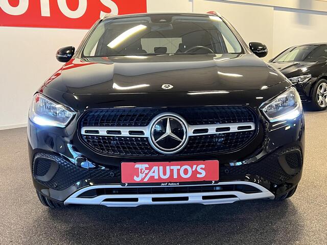 Mercedes-Benz GLA-KLASSE 180 NAVIGATIE/CAMERA , ECC AIRCO, CRUISE, 136 PK