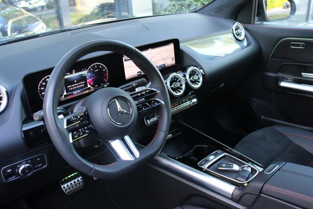 Mercedes-Benz GLA-KLASSE 180 AMG Line NightPakket/Camera/leder/AdfaptiveCr./Panoramadak