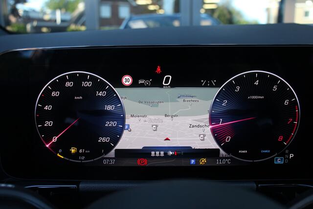 Mercedes-Benz GLA-KLASSE 180 AMG Line NightPakket/Camera/leder/AdfaptiveCr./Panoramadak