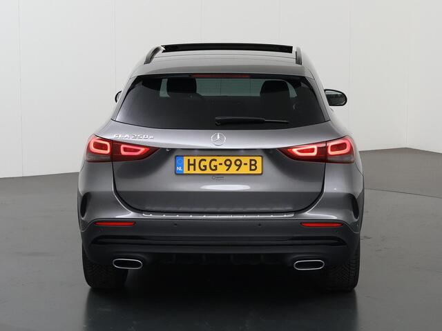 Mercedes-Benz GLA-KLASSE 250e AMG Line | AMG | Panoramadak | Headup | Multibeam | 360 graden camera |