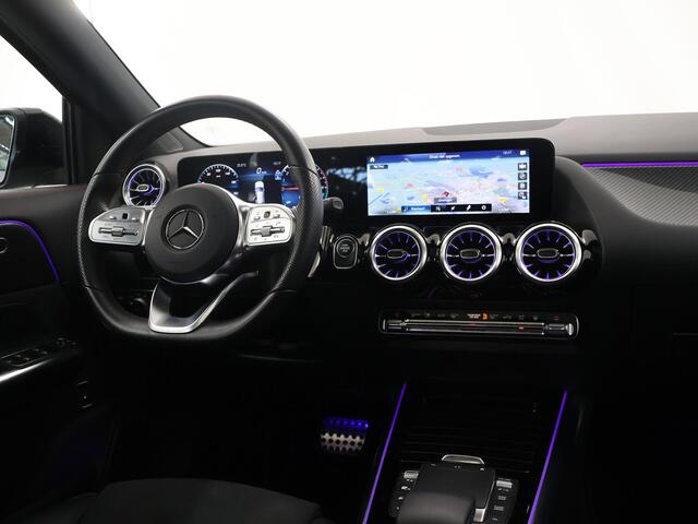 Mercedes-Benz GLA-KLASSE 250e AMG Line | AMG | Panoramadak | Headup | Multibeam | 360 graden camera |