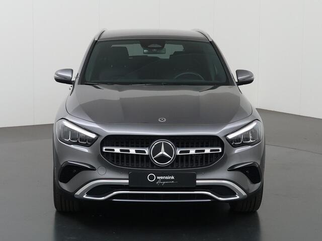 Mercedes-Benz GLA-KLASSE 250 e Business Solution Luxury | Winter pakket | Getint glas | Widescreen cockpit |