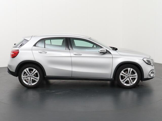 Mercedes-Benz GLA-KLASSE 200 Business | Keyless Go | LED Koplampen | Stoelverwarming | Sportstoelen