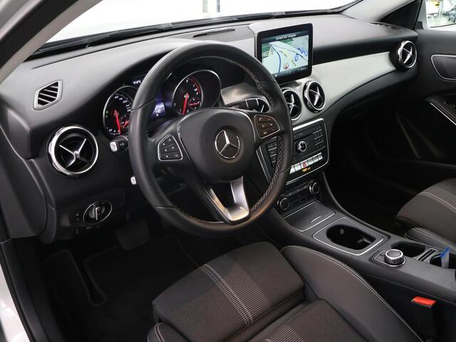 Mercedes-Benz GLA-KLASSE 200 Business | Keyless Go | LED Koplampen | Stoelverwarming | Sportstoelen