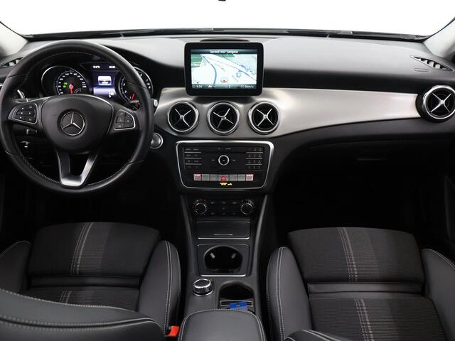 Mercedes-Benz GLA-KLASSE 200 Business | Keyless Go | LED Koplampen | Stoelverwarming | Sportstoelen