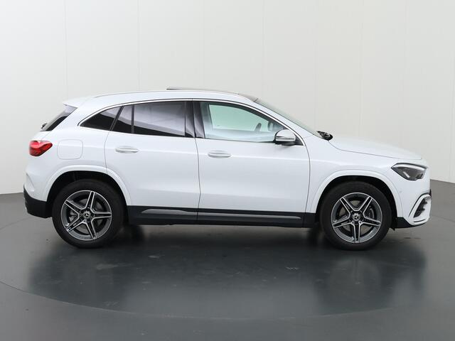 Mercedes-Benz GLA-KLASSE 250 e AMG Line | Panoramadak | Keyless | Achteruitrijcamera | Sfeerverlichting | Stoelverwarming |