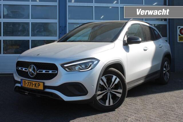 Mercedes-Benz GLA-KLASSE 180 BUSINESS LINE Panorama dak / originele trekhaak