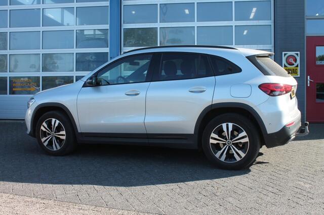 Mercedes-Benz GLA-KLASSE 180 BUSINESS LINE Panorama dak / originele trekhaak