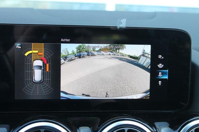 Mercedes-Benz GLA-KLASSE 180 BUSINESS LINE Panorama dak / originele trekhaak