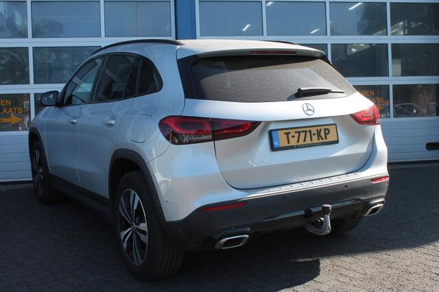 Mercedes-Benz GLA-KLASSE 180 BUSINESS LINE Panorama dak / originele trekhaak