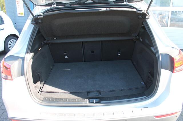 Mercedes-Benz GLA-KLASSE 180 BUSINESS LINE Panorama dak / originele trekhaak