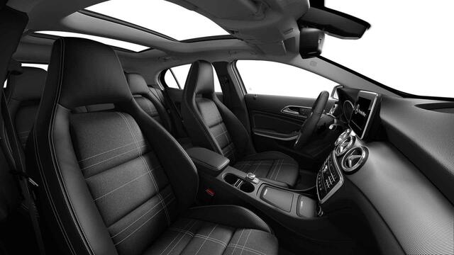 Mercedes-Benz GLA-KLASSE 250 4Matic Ambition | Panoramadak | Trekhaak | Navigatie | Dakrails | 18" lichtmetalen velgen |