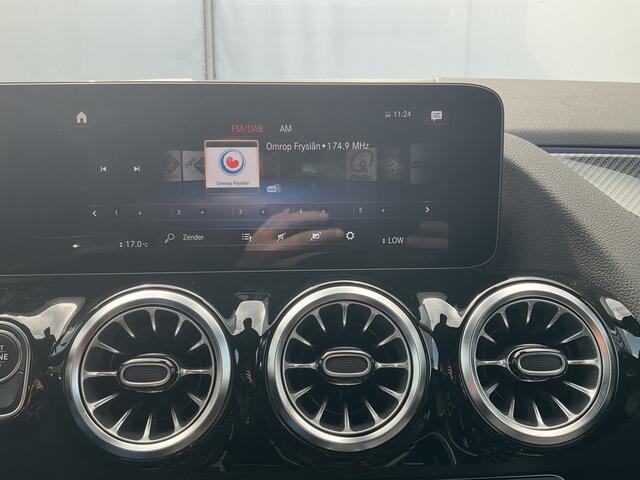 Mercedes-Benz GLA-KLASSE 250 e AMG-Line PHEV Carplay Cam Sfeerverl Led Voorklimatisering Uitstraling!
