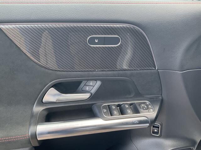 Mercedes-Benz GLA-KLASSE 250 e AMG-Line PHEV Carplay Cam Sfeerverl Led Voorklimatisering Uitstraling!