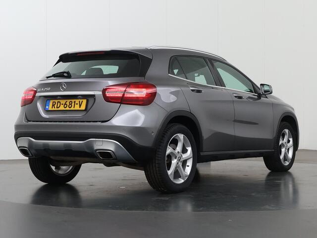 Mercedes-Benz GLA-KLASSE 250 Premium Plus | Urban Pakket | Keyless | Stoelverwarming | Navigatie |