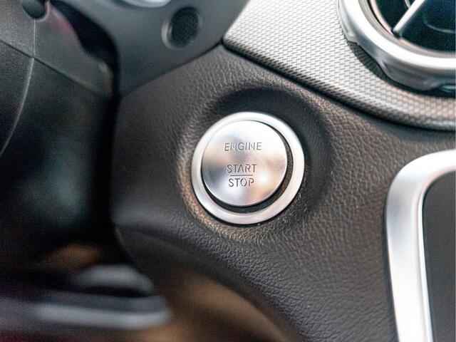 Mercedes-Benz GLA-KLASSE GLA 250 Urban | Trekhaak | Harman Kardon