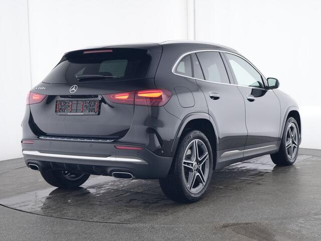 Mercedes-Benz GLA-KLASSE 250 e AMG Face Lift Plug-In Hybride | AMG Line | Sfeerverlichting | Dosehoek Assist | Multi beam LED koplampen | Stuur en Steolverwarming | Inclusief 24 maanden Mercedes-Benz Certified garantie voor Europa.