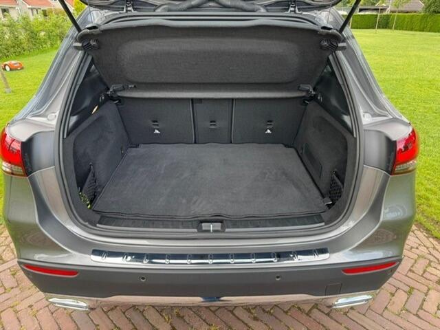 Mercedes-Benz GLA-KLASSE 136pk 7G-DCT 2022 Mountain Griis metallic
