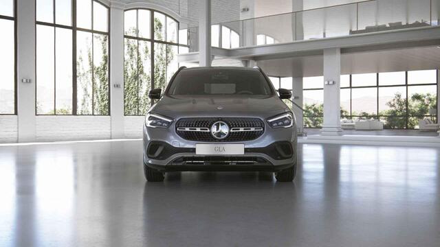 Mercedes-Benz GLA-KLASSE 200 Luxury Line | Night | 360 graden camera | Keyless | Distronic | Multibeam |