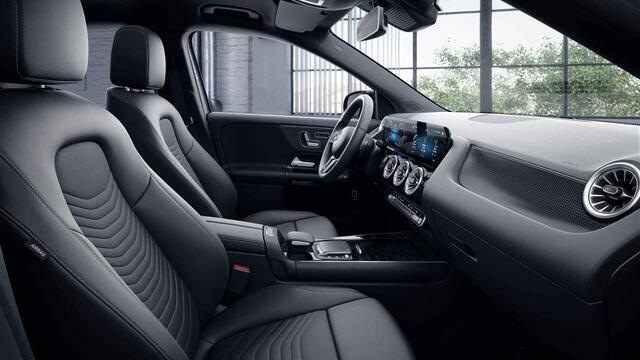 Mercedes-Benz GLA-KLASSE 200 Luxury Line | Night | 360 graden camera | Keyless | Distronic | Multibeam |
