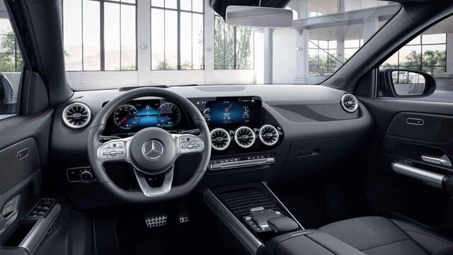 Mercedes-Benz GLA-KLASSE 250 e AMG Line | Night | Panoramadak | Headup | Stoelverwarming | Multibeam | Distronic |