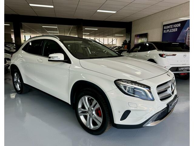Mercedes-Benz GLA-KLASSE 250 4MATIC Prestige 211PK PANO