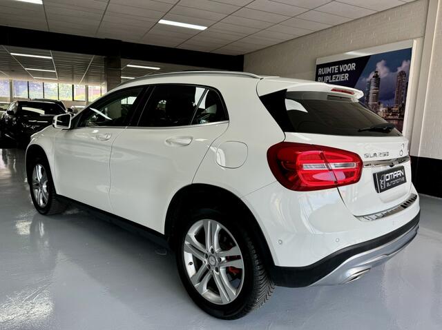 Mercedes-Benz GLA-KLASSE 250 4MATIC Prestige 211PK PANO