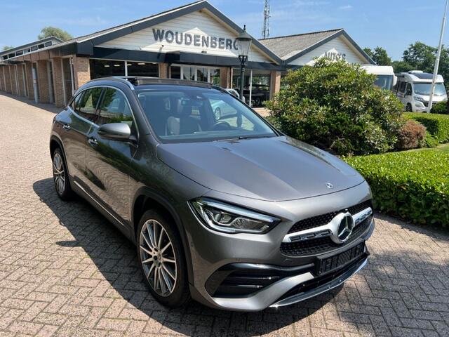 Mercedes-Benz GLA-KLASSE GLA 250e AMG int + ext Pano dak