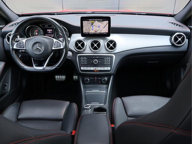 Mercedes-Benz GLA-KLASSE 220 4MATIC AMG Automaat | Pano | Harman/Kardon | Haak | Leder |