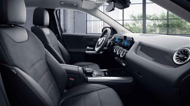 Mercedes-Benz GLA-KLASSE 250 e AMG Line | Night | Distronic | 360 graden camera | Stoelverwarming