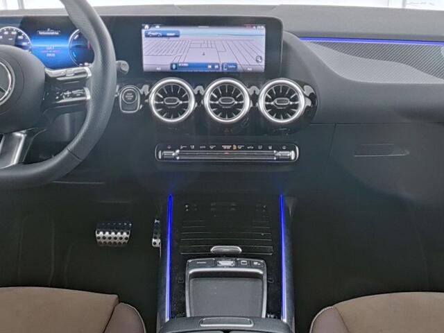 Mercedes-Benz GLA-KLASSE 250 e AMG Plug-In Hybride AMG Line | Night Pakket | Burmester® 3D surround sound systeem | 360° camera. Inclusief 24 maanden MB Certified garantie voor Europa.