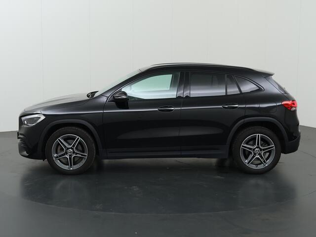 Mercedes-Benz GLA-KLASSE 250 e AMG Line | Night | Distronic | 360 graden camera | Stoelverwarming |