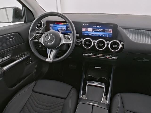 Mercedes-Benz GLA-KLASSE 250 e Face Lift Plug-In Hybride Trekhaak | Progressive Line | 11kW Laden | Stuur en Stoelverwarming | Ledkoplampen. Inclusief 24 maanden MB Certified garantie voor Europa.
