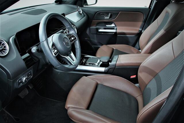 Mercedes-Benz GLA-KLASSE 200 163pk Automaat Progressive Premium | DEMO ! | Panorama dak Half lederen bekleding Navigatie Camera Stoelverwarming Electrisch bedienbare achterklep Led
