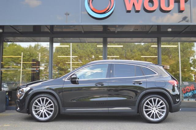 Mercedes-Benz GLA-KLASSE 200 AMG Led Panorama Leder Burmester Distronic Camera 360 Augmented Pdc