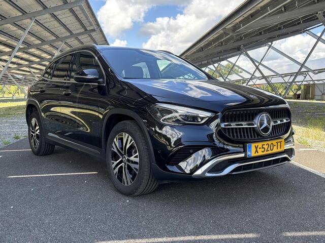 Mercedes-Benz GLA-KLASSE 250 e Luxury Line | Panoramadak | Multibeam LED | Stoelverwarming | Sfeerverlichting |